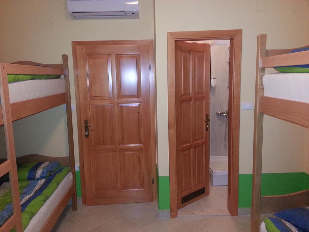 Europa Hostel Πορτορόζ Δωμάτιο φωτογραφία